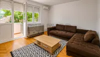 Dvoiposoban stan — Bulevar Nemanjića — fotografija 1