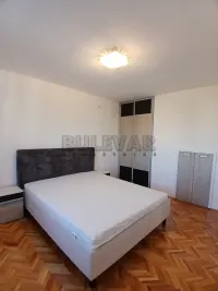 Jednoiposoban stan — Rentgenova — fotografija 9