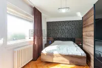 Trosoban stan — Trg Pavla Stojkovića — fotografija 4