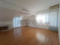 Poslovni prostor — Bulevar 12. februar — fotografija 1