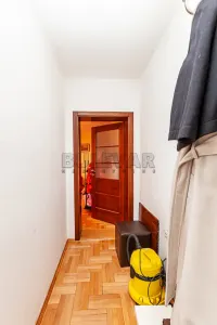 Trosoban stan — Božidarčeva — fotografija 11