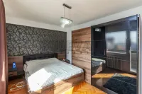 Trosoban stan — Trg Pavla Stojkovića — fotografija 5