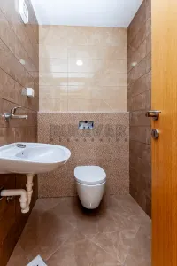 Više od tri spavaće sobe stan — Bulevar Nemanjića — fotografija 7