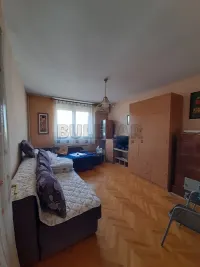 Jednosoban stan — Trg 14. oktobra — fotografija 6