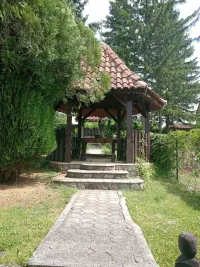 Kuća — Knić — fotografija 17