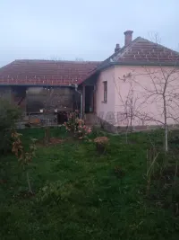 Kuća — Knić — fotografija 11