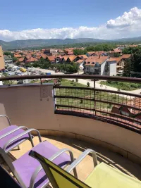 Trosoban stan — Bulevar Medijana — fotografija 17