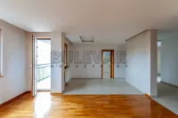 Više od tri spavaće sobe stan — Bulevar Nemanjića — fotografija 3