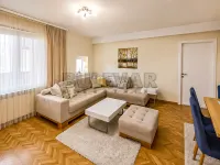 Dvoiposoban stan — Trg 14. oktobra — fotografija 1
