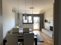 Trosoban stan — Bulevar Medijana — fotografija 2
