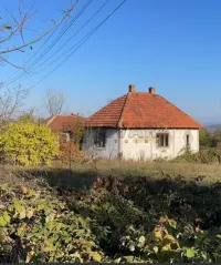 Plac — Guncati — fotografija 2