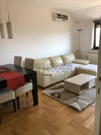 Trosoban stan — Bulevar Medijana — fotografija 3
