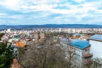 Više od tri spavaće sobe stan — Ratka Sofijanića — fotografija 7