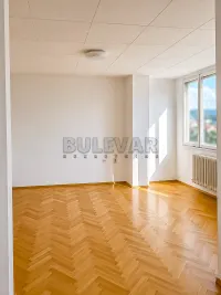 Trosoban stan — Bulevar Nemanjića — fotografija 12