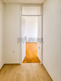 Trosoban stan — Bulevar Nemanjića — fotografija 8