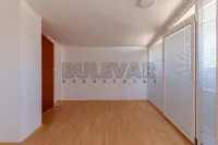 Dvoiposoban stan — Cara Dušana — fotografija 2
