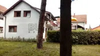 Kuća — Nemanjina — fotografija 2