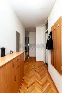 Trosoban stan — Bulevar Nemanjića — fotografija 17