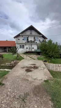 Kuća — Belotinac — fotografija 1