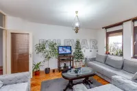 Trosoban stan — Bulevar Nemanjića — fotografija 11