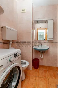 Trosoban stan — Kozaračka — fotografija 15