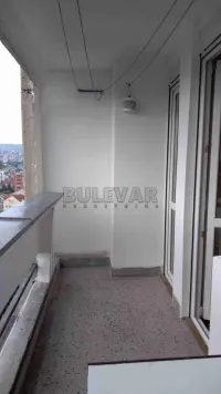 Trosoban stan — Bulevar Nemanjića — fotografija 17