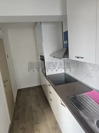 Trosoban stan — Bulevar dr Zorana — fotografija 3