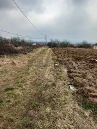 Plac — Knić — fotografija 1