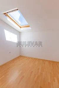 Dvoiposoban stan — Cara Dušana — fotografija 8