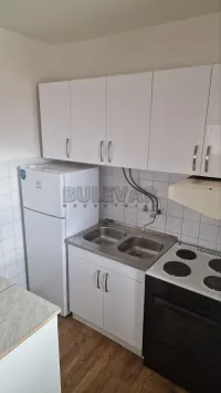 Dvoiposoban stan — Bulevar Nemanjića — fotografija 3