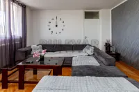 Trosoban stan — Bulevar Nemanjića — fotografija 1