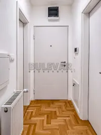 Jednoiposoban stan — Cara Dušana — fotografija 4