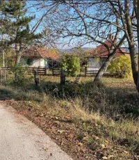 Plac — Guncati — fotografija 1