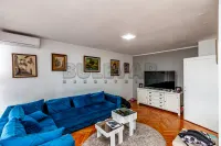 Trosoban stan — Bulevar Nemanjića — fotografija 2