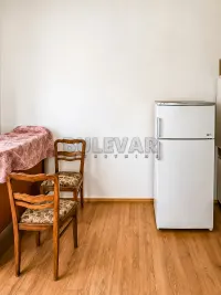 Trosoban stan — Stara železnička kolonija — fotografija 3