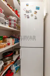 Trosoban stan — Trg Pavla Stojkovića — fotografija 12