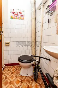 Više od tri spavaće sobe stan — Sinđelićev trg — fotografija 17