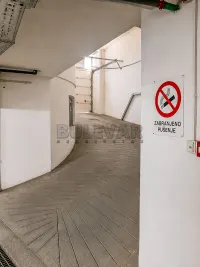 Garaža — Jeronimova — fotografija 1