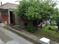 Kuća — Balkanska — fotografija 3