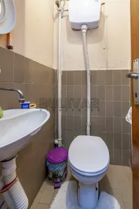 Više od tri spavaće sobe stan — Generala Milojka Lešjanina — fotografija 13