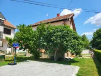 Kuća — Jesenjinova — fotografija 2