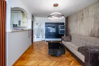 Više od tri spavaće sobe stan — Trg 14. oktobra — fotografija 2