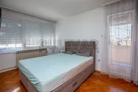 Više od tri spavaće sobe stan — Trg 14. oktobra — fotografija 11