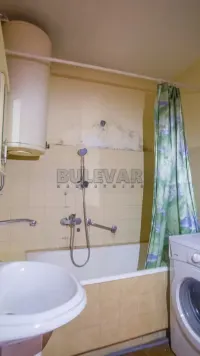 Dvoiposoban stan — Bulevar Nemanjića — fotografija 8