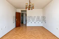 Četvorosoban stan — Генерала Милојка Лешјанина — fotografija 2