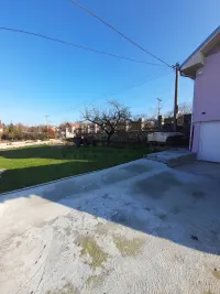 Kuća — 19. oktobra — fotografija 36