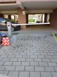 Garaža — Branislava Nušića — fotografija 2