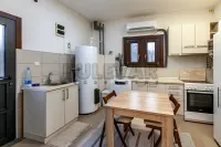 Kuća — Kragujevački oktobar — fotografija 16