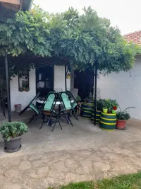Kuća — Knić — fotografija 16