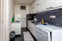 Trosoban stan — Bulevar Nemanjića — fotografija 7